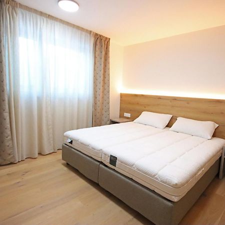 Aurturist Dobbiaco Roulette Apartment Bagian luar foto